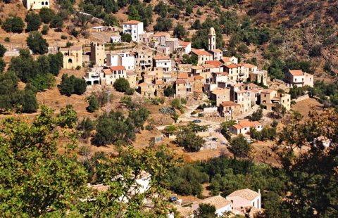 Avapessa : terrain à bâtir de 1145 m²