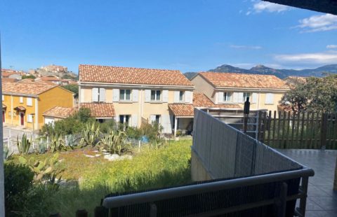 T2 de 48,30 m² avec terrasse de 32 m² et jardin de 38 m²